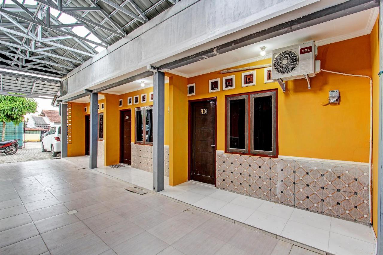 Hotel Oyo 92296 Amole Paviliun Syariah 2*